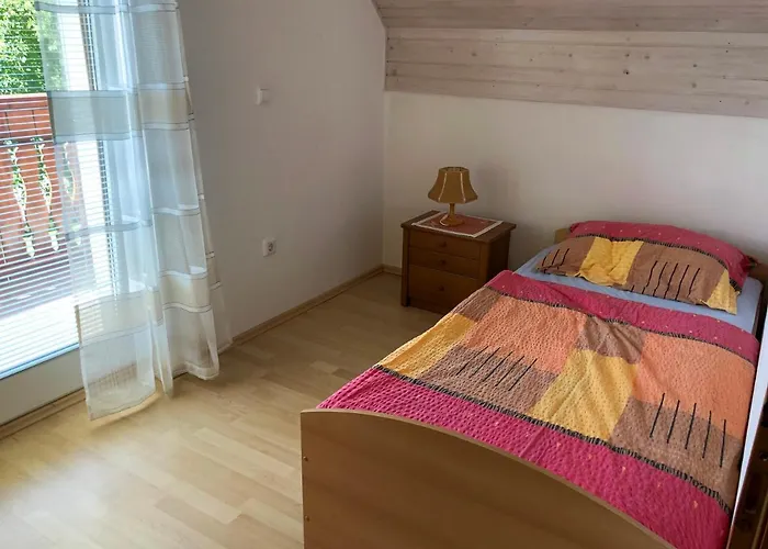 Apartmaji * בוהין